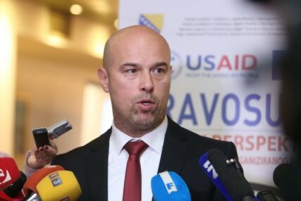 Pogledajte kako predsjednik Borca smiruje živce uoči meča u Beču
