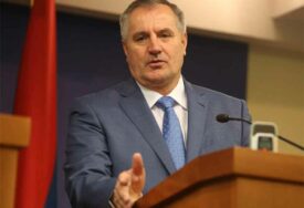 Višković poručio da će doći u kasarnu Oružanih snaga BiH bez obzira na Helezovo naređenje