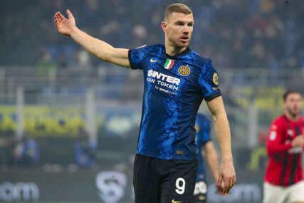 Gazzetta dello Sport: Edin Džeko ima ponude za povratak u englesku Premier ligu
