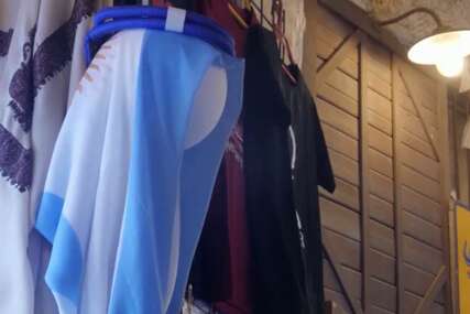 DOSJETLJIVI DOMAĆINI Pogledajte kako izgleda dres Messija na katarski način