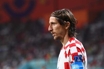 KAKAV BLJUTAV ŠOK  Hrvatski navijači bijesni, grme: "Luka Modrić go*no maleno"