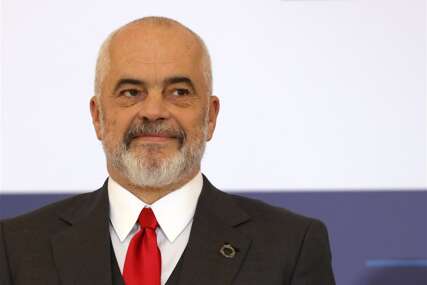 Edi Rama negira kontakt sa bivšim agentom FBI-a pod optužnicom