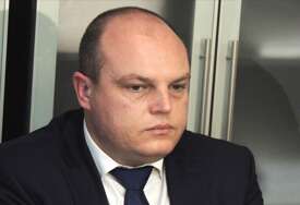 MUSTAFA RUŽNIĆ UPOZORAVA NA SIGURNOSNI KOLAPS Nije sigurnost bacanje bombi i objavljivanje selfija
