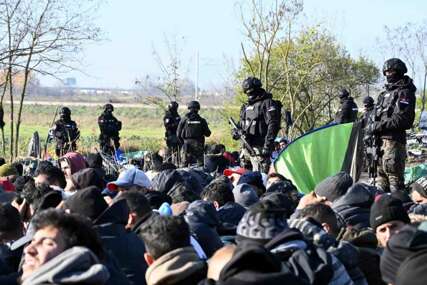 Više od 340 migranata pronađeno u prikolici kamiona u Meksiku