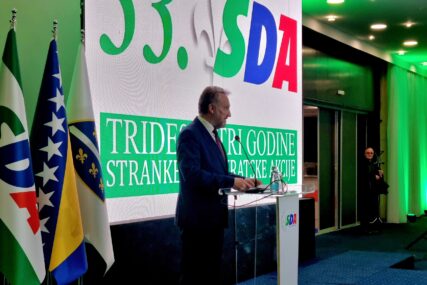 SDA: Trojka ne smije Dodiku prepustiti poziciju glavnog pregovarača sa EU