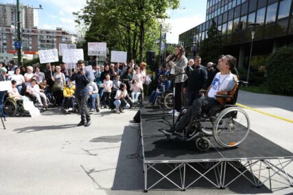 Iz VOOSI FBiH pozvali parlamentarce: Usvojite zakon i pomozite invalidima