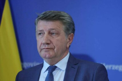 Kešo: Trojka ne bi smjela pogodovati Dodiku u preuzimanju kontrole nad Komisijom za koncesije BiH