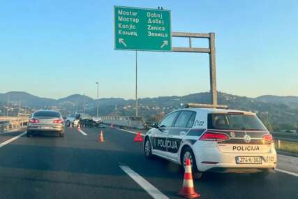 Sarajevska policija saopćila detalje o nesreći na autoputu: Četvero povrijeđenih