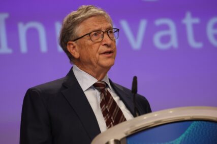 Bill Gates tvrdi: Vještačka inteligencija dolazi po ova dva važna zanimanja