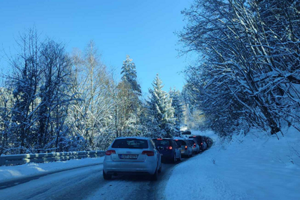 Obustavljen saobraćaj za teretna motorna vozila preko prevoja Romanija i Rogoj