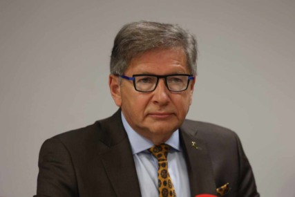 Hadžikadić: Iznenadio me Schmidtov govor u Potočarima... Je li posjeta Delegacije EU Bratuncu početak nekog novog narativa?!