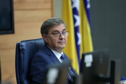 DENIS ZVIZDIĆ OTVORENO: "Ako Trojka odluči izbaciti SNSD ni HDZ to neće zaustaviti"