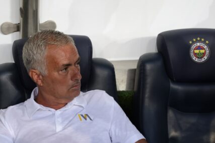 Temperamentni Mourinho nakon poraza Fenera prozvao sudije i novinare: "Samo oni znaju zašto je bio penal..."