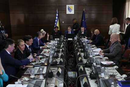 Vlada FBiH izmijenila odluku o Listi lijekova: Nabavlja se lijek za cističnu fibrozu