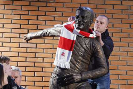 Crvena zvezda otkrila spomenik Dragoslavu Šekularcu