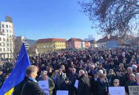Protest penzionera u Tuzli: Hljeb i lijekove kupujemo na veresiju