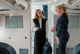 Mislite da vas stjuardese u avionu pozdravljaju iz pristojnosti? Pravi razlog će vas iznenaditi