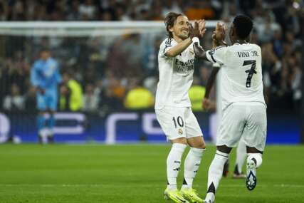 Modrić je s pola terena pronašao Viniciusa. Uslijedila je Realova golčina