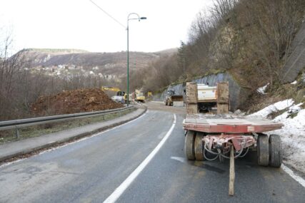 Stanje na cestama u BiH: Kolovoz vlažan, odroni učestali