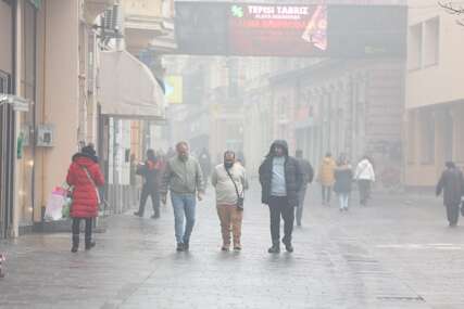 Pogled sa visine najbolje pokazuje kako se Sarajevo guši u smogu (FOTO)