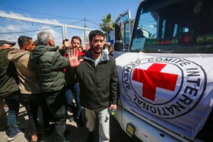 Izrael pojačao napade na Gazu, vakcinacija protiv polia obustavljena