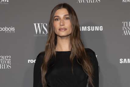 Hailey Bieber objavila fotku napuhanog trbuha i otvoreno progovorila o svome zdravlju: ‘Imam dvije ciste na jajniku‘