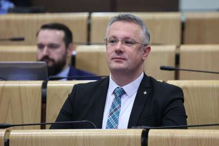 KAJAN RAZOTKRIO LAŽI MOSTARSKOG VODOVODA: Tvrde da svaka dva dana šalju vodu na analizu Zavodu za javno zdravstvo HNK, Zavod ih demantovao