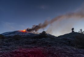 Proradio zloglasni vulkan u Italiji, otkazani letovi u nekoliko gradova (VIDEO)
