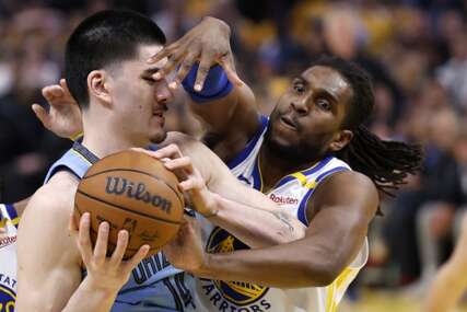 Trijumf Golden Statea na startu play-offa (VIDEO)
