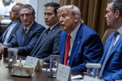 Trump započeo telefonski razgovor s Putinom, prije toga se čuo sa Zelenskim